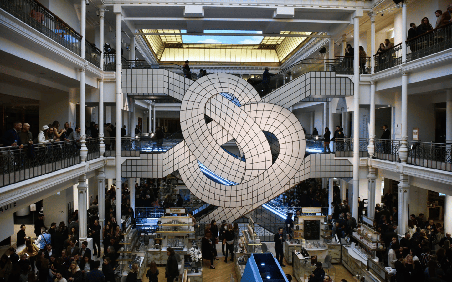 Au Bon Marché Rive Gauche, Leandro Erlich a la tête dans les nuages-LE BON MARCHÉ RIVE GAUCHE 13