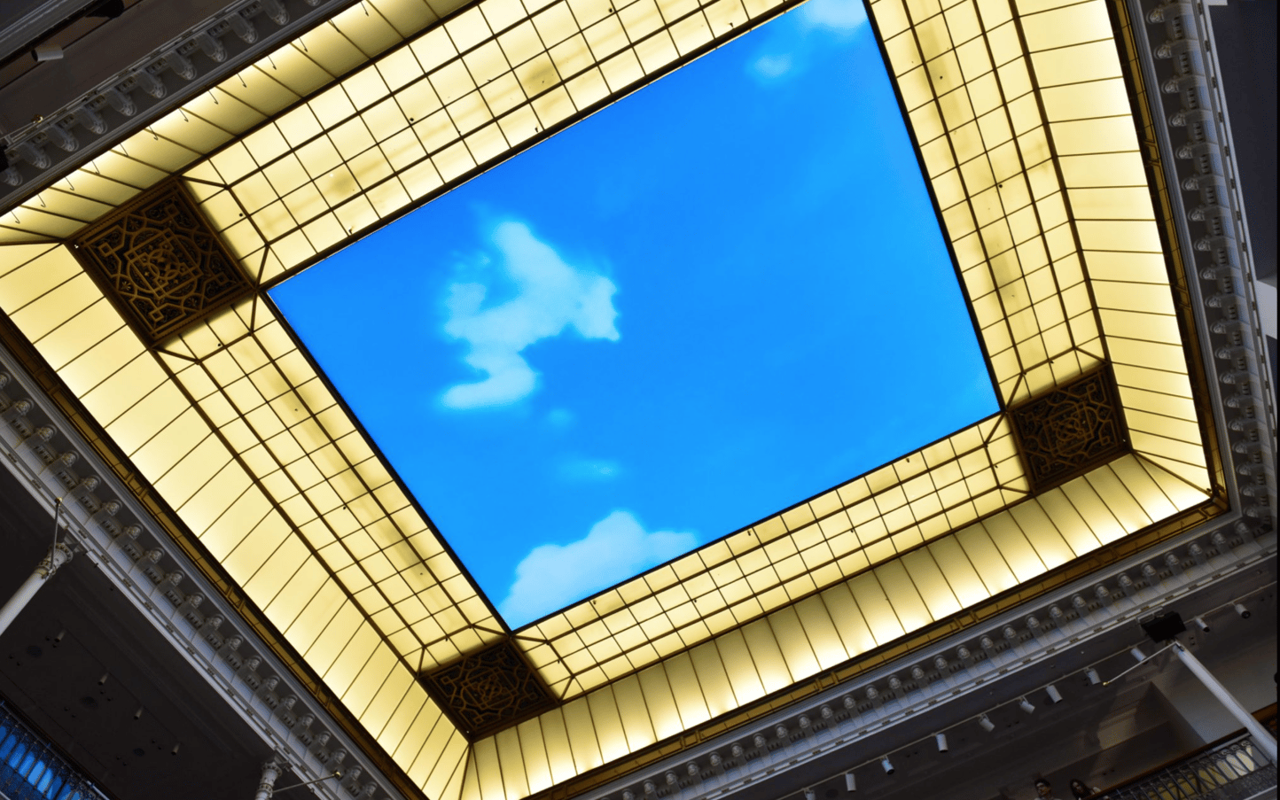 Au Bon Marché Rive Gauche, Leandro Erlich a la tête dans les nuages-LE BON MARCHÉ RIVE GAUCHE 11