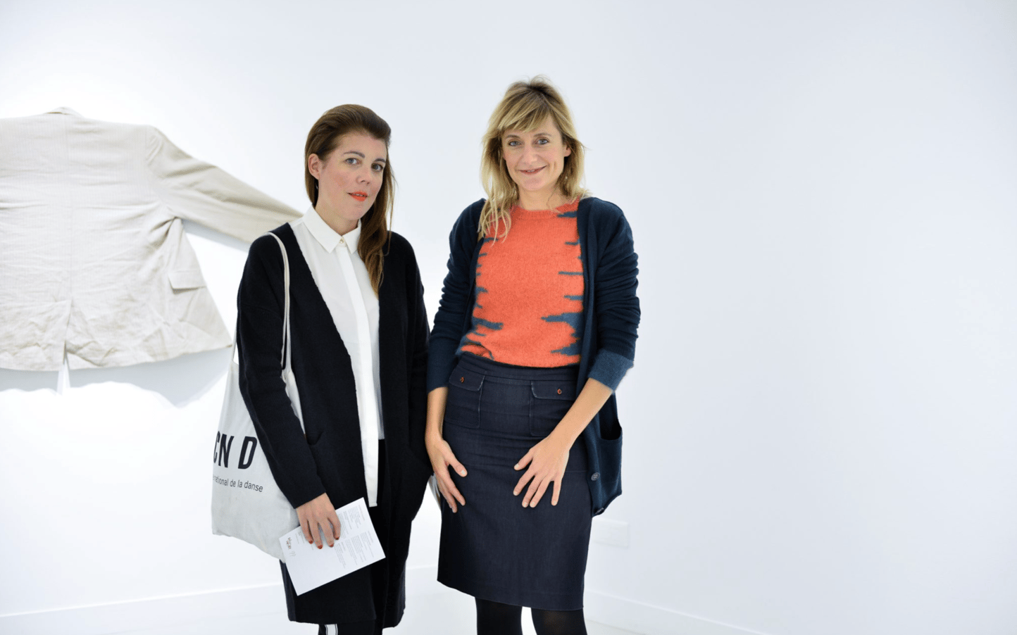 HANS-PETER FELDMANN SECOUE LA GALERIE DES GALERIES-40 BOULEVARD HAUSSMAN - PARIS IX |  16