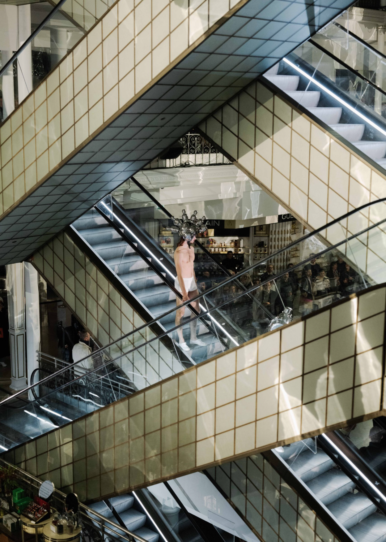 LE BON MARCHÉ INAUGURE “SANGAM”, NOUVELLE EXPOSITION MONUMENTALE DE SUBODH GUPTA-LE BON MARCHÉ RIVE GAUCHE 42