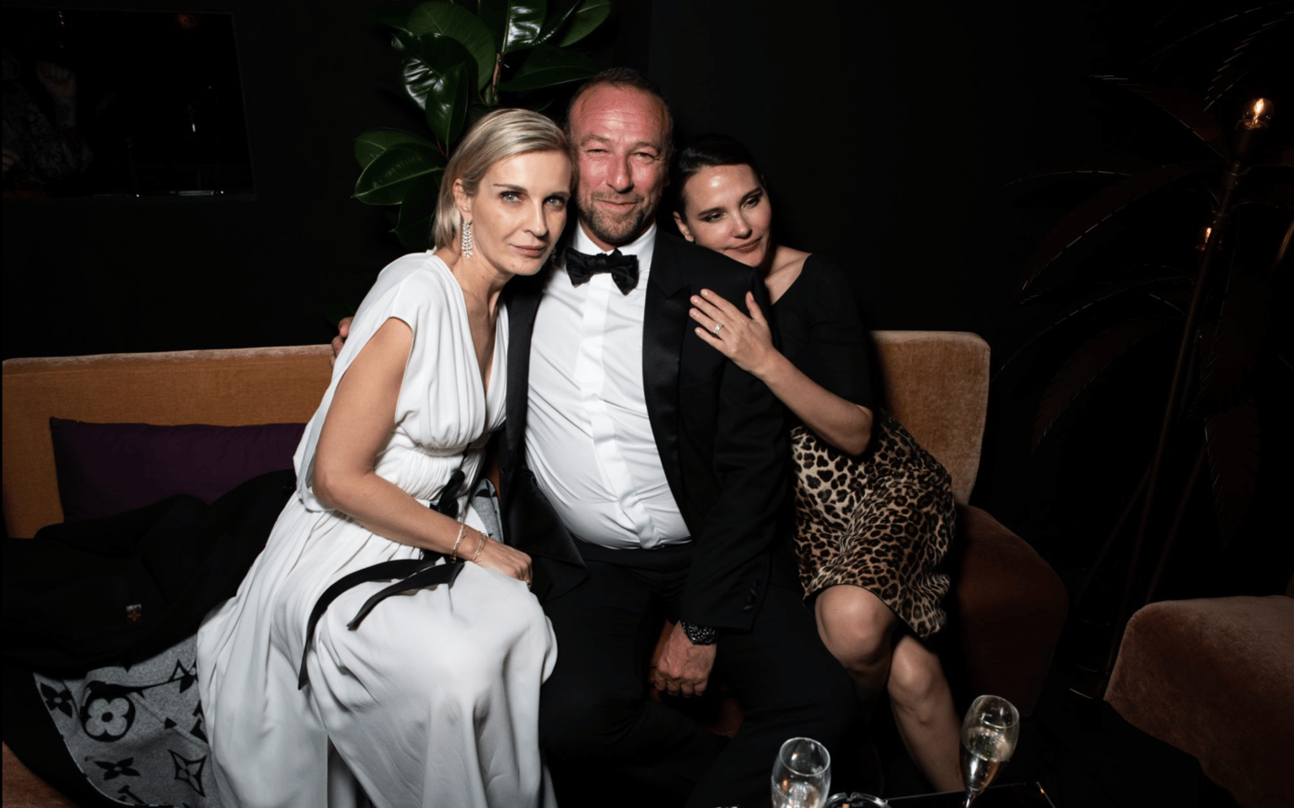 DIOR ET VOGUE PARIS INVITENT PEDRO ALMODÓVAR ET BELLA HADID À LEUR TABLE CANNOISE-FESTIVAL DE CANNES 24