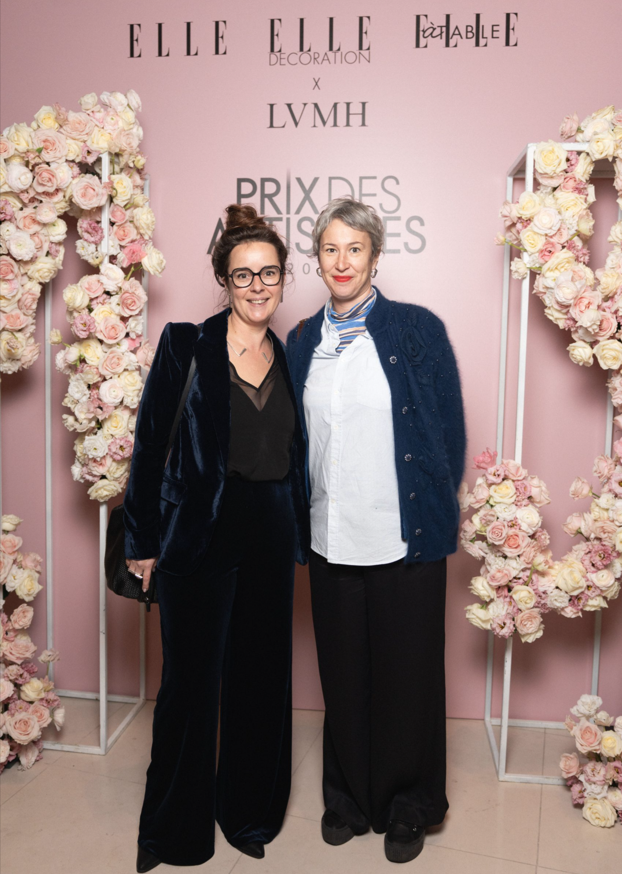 LE SAVOIR-FAIRE FÉMININ FRANÇAIS MIS EN LUMIÈRE PAR LE PRIX DES ARTISANES-SIÈGE LVMH | PARIS | FRANCE 3