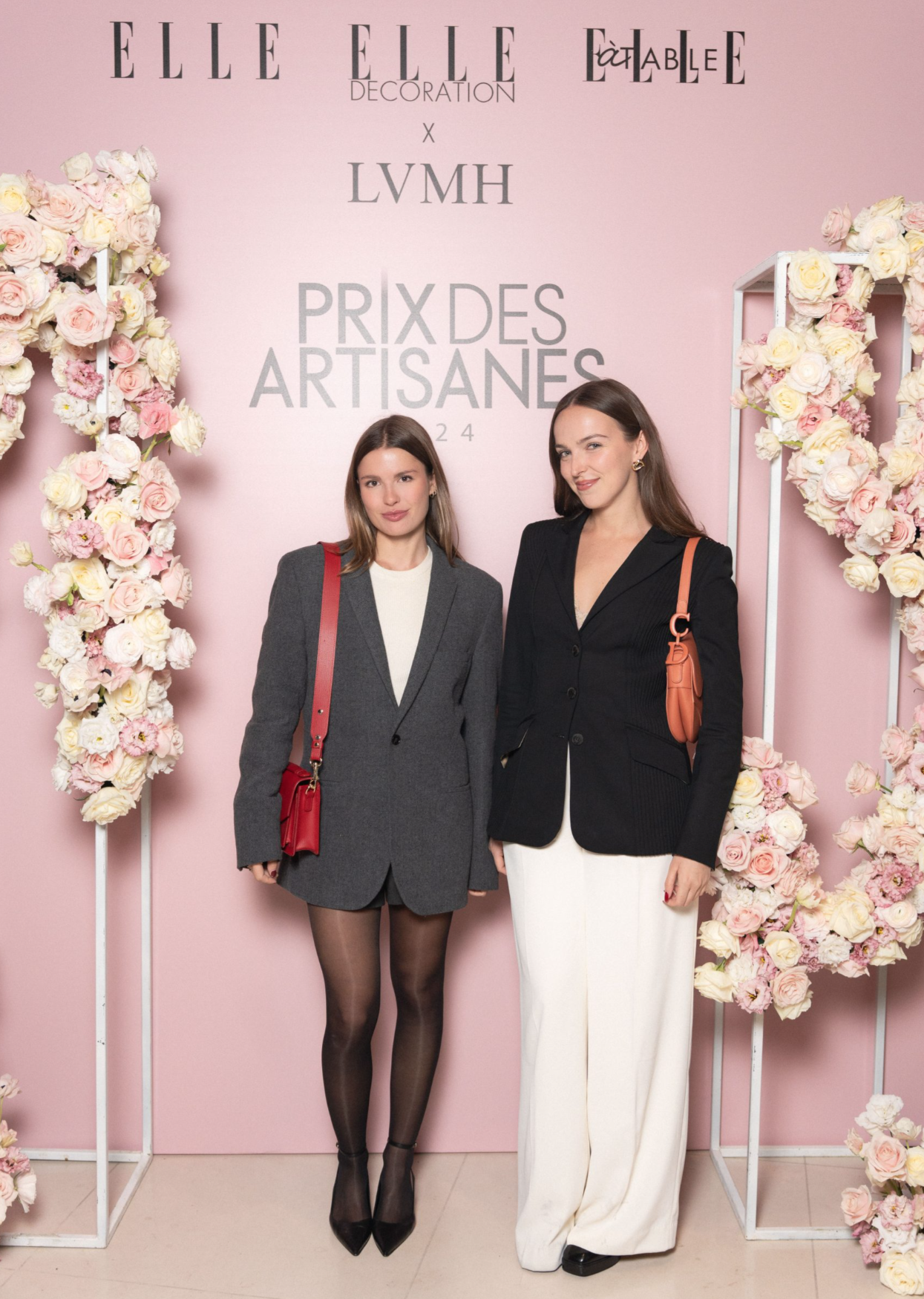 LE SAVOIR-FAIRE FÉMININ FRANÇAIS MIS EN LUMIÈRE PAR LE PRIX DES ARTISANES-SIÈGE LVMH | PARIS | FRANCE 5