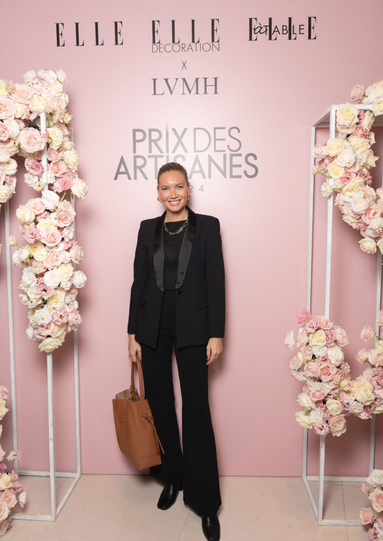 LE SAVOIR-FAIRE FÉMININ FRANÇAIS MIS EN LUMIÈRE PAR LE PRIX DES ARTISANES-SIÈGE LVMH | PARIS | FRANCE 12