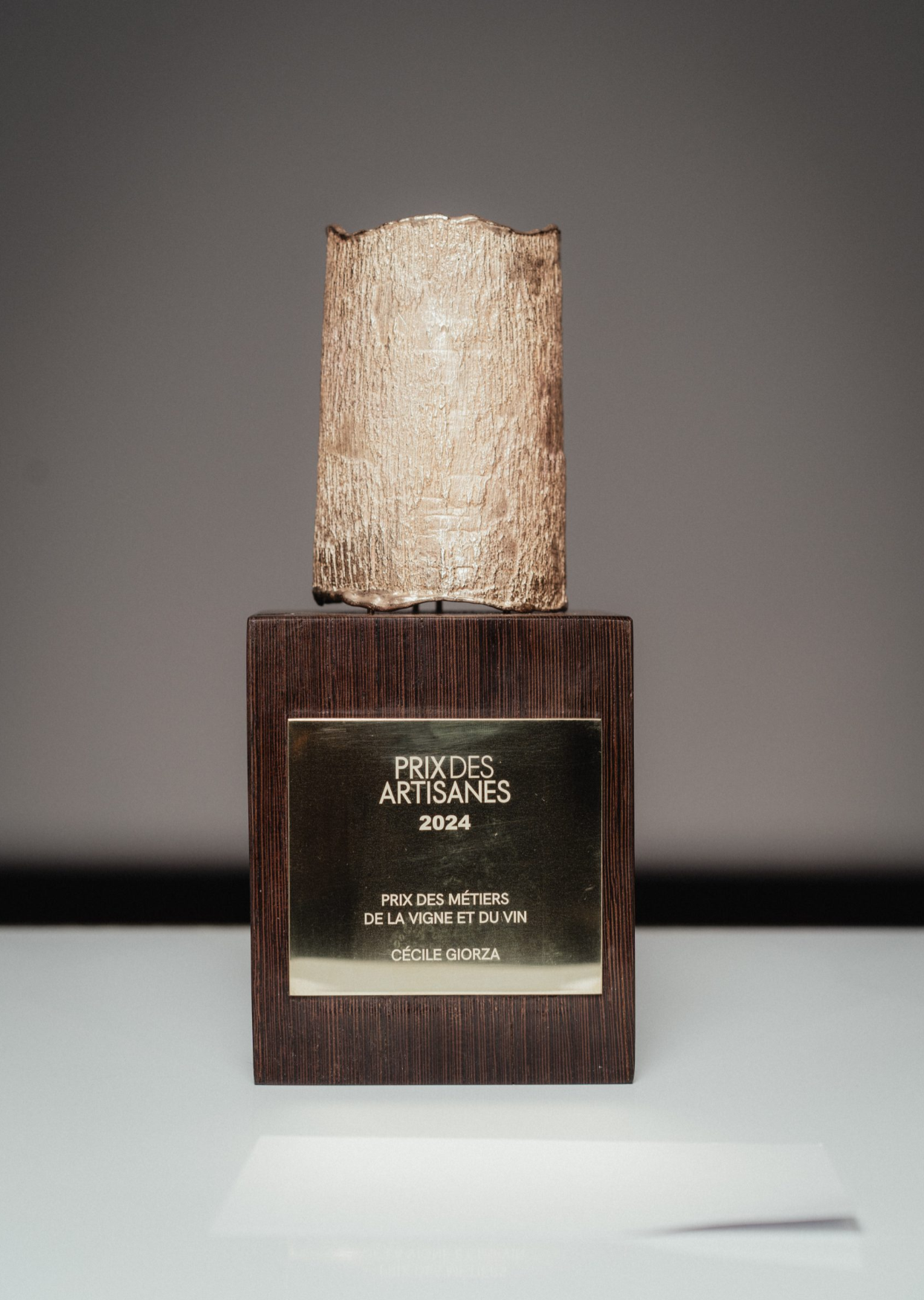 LE SAVOIR-FAIRE FÉMININ FRANÇAIS MIS EN LUMIÈRE PAR LE PRIX DES ARTISANES-SIÈGE LVMH | PARIS | FRANCE 19