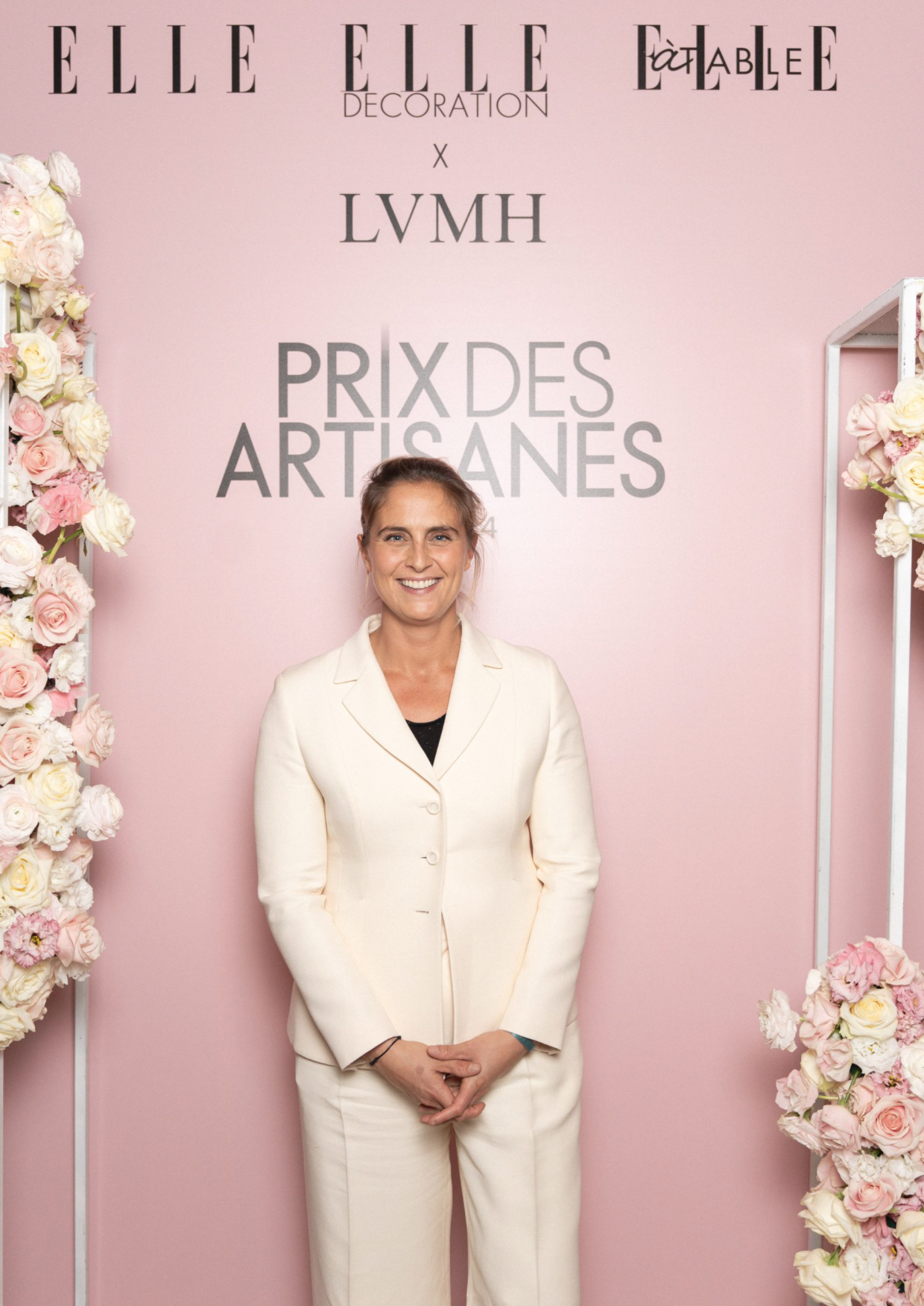 LE SAVOIR-FAIRE FÉMININ FRANÇAIS MIS EN LUMIÈRE PAR LE PRIX DES ARTISANES-SIÈGE LVMH | PARIS | FRANCE 24