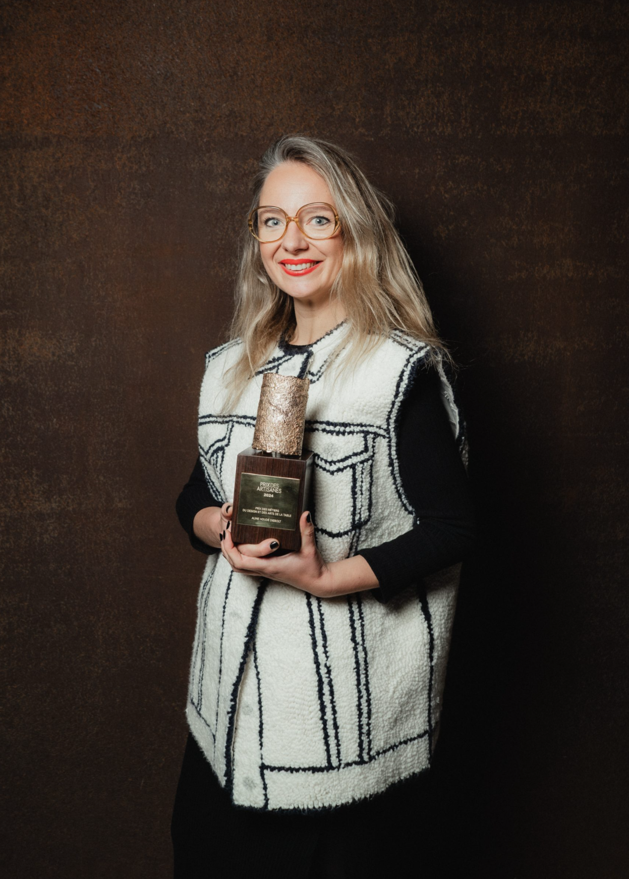 LE SAVOIR-FAIRE FÉMININ FRANÇAIS MIS EN LUMIÈRE PAR LE PRIX DES ARTISANES-SIÈGE LVMH | PARIS | FRANCE 34