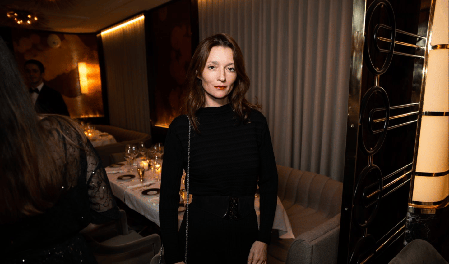 MARION COTILLARD, ISABELLE ADJANI, ET LEÎLA BEKHTI À LA TABLE D’ALBANE CLERET-LA MAISON DU CAVIAR 8