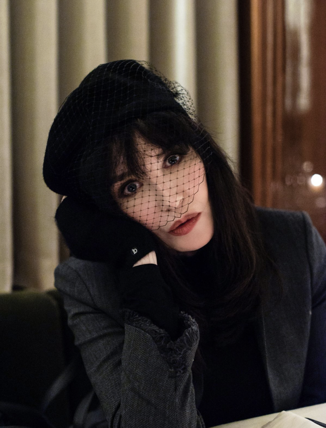 MARION COTILLARD, ISABELLE ADJANI, ET LEÎLA BEKHTI À LA TABLE D’ALBANE CLERET-LA MAISON DU CAVIAR 23